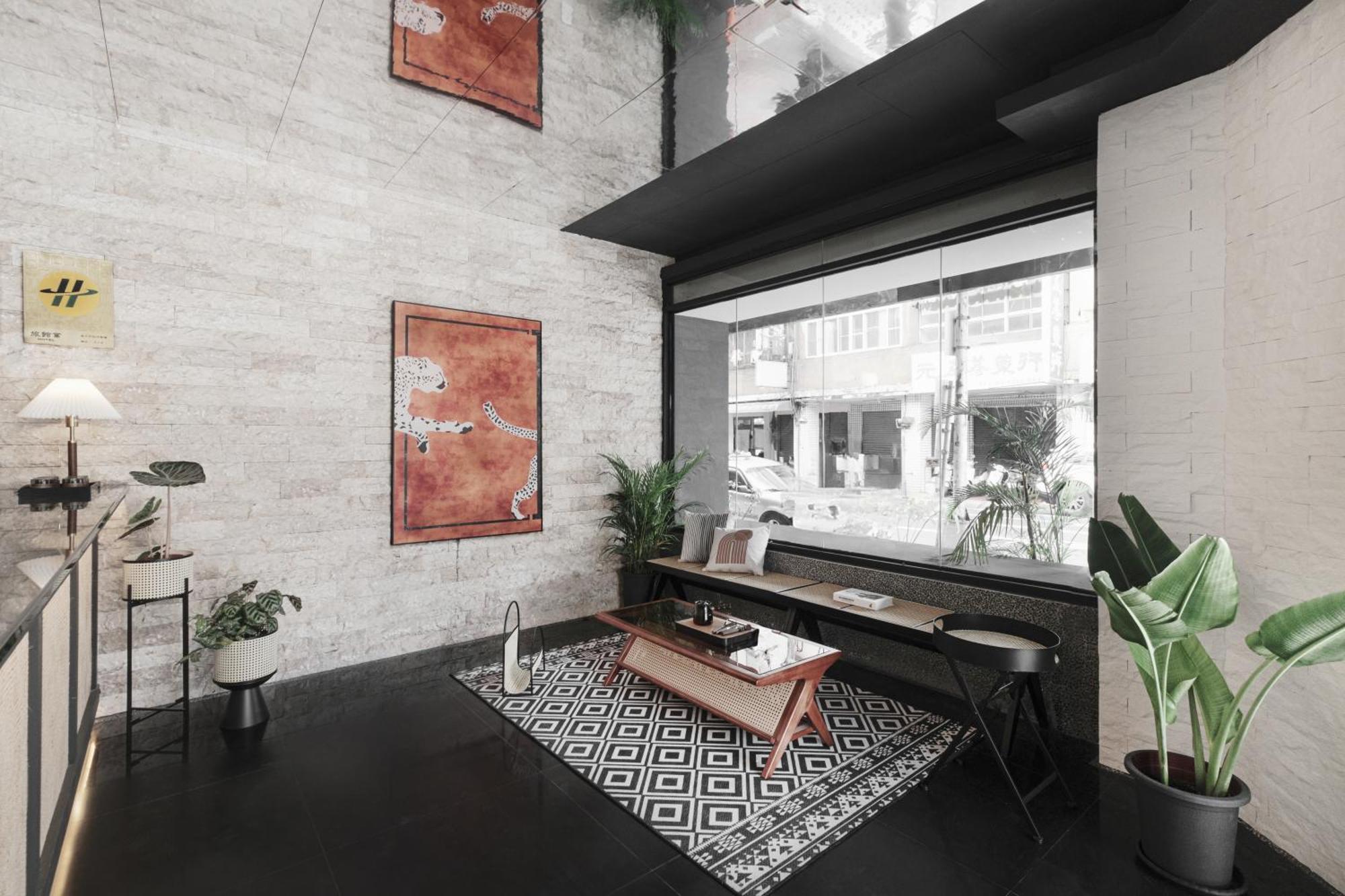 We2 Design Hotel Тайчжун Экстерьер фото