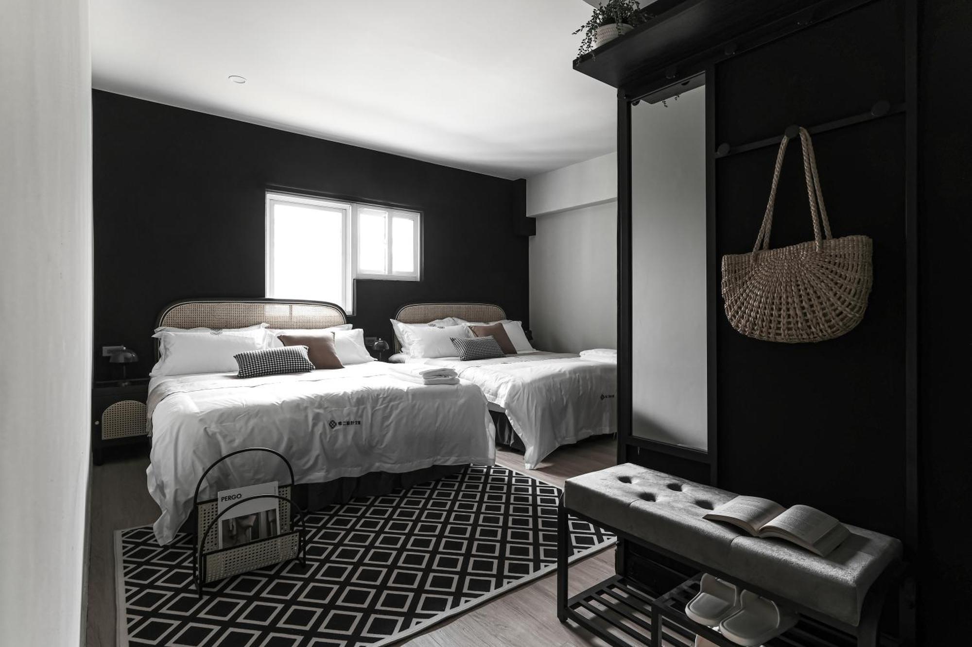 We2 Design Hotel Тайчжун Экстерьер фото