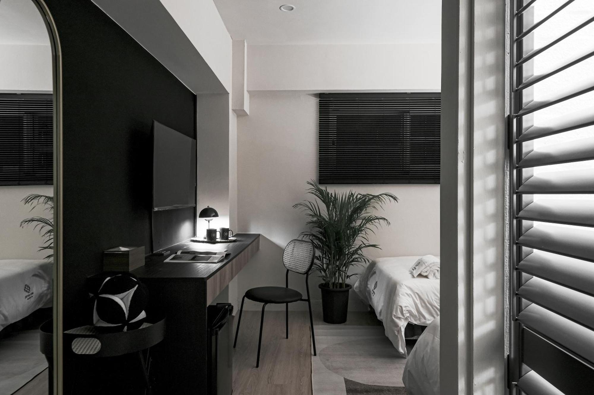 We2 Design Hotel Тайчжун Экстерьер фото